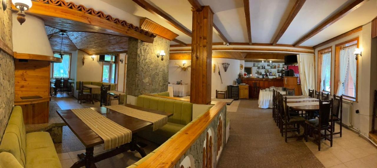 Hotel Paradise Place Kalofer Esterno foto